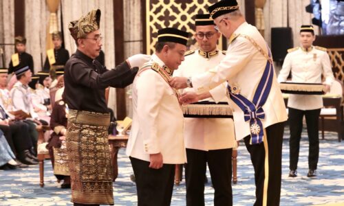 TUN DR. MOHD ALI MAHU MELAKA TUMPU PERTANIAN MODEN, PINTAR