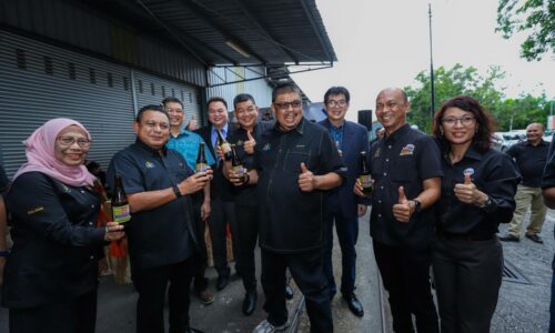LEBIH SATU ABAD, LONG CHAN IKON PRODUK SENTIMENTAL MELAKA – KM