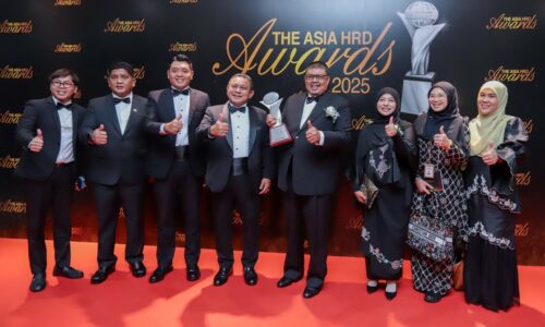 ‘ANUGERAH INI HADIAH ISTIMEWA UNTUK RAKYAT MELAKA’ – KM