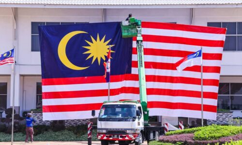 MBMB WAJIBKAN PREMIS KIBAR JALUR GEMILANG