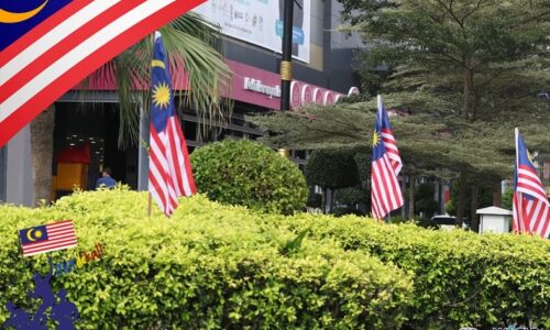 MPHTJ KIBAR 3,000 JALUR GEMILANG MERIAHKAN SAMBUTAN BULAN KEBANGSAAN