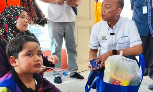 WRUR DUN REMBIA: SELESAI MASALAH RAKYAT TERUS KE PINTU RUMAH