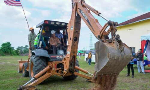 GELANGGANG FUTSAL TAMAN KELEMAK JAYA SIAP TAHUN INI