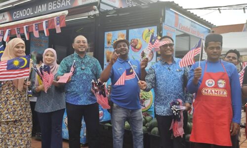 MERIAHKAN BULAN KEBANGSAAN, PPSPM EDAR 200 JALUR GEMILANG