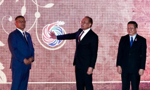 MUAFAKAT ASEAN KUNCI KESTABILAN SERANTAU – PM