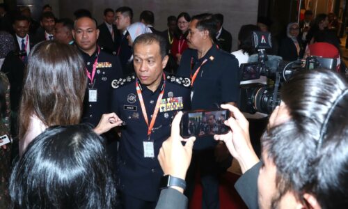 POLIS TINGKAT KAWALAN KESELAMATAN DI SEMUA FASILITI PETRONAS