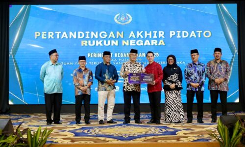 RICHARD, BUKAN MELAYU PERTAMA RANGKUL GELARAN JOHAN KESELURUHAN PIDATO RUKUN NEGARA