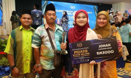 NUR JANNAH DINOBAT JOHAN KATEGORI AWAM PIDATO