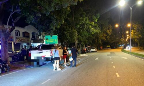 WANITA WARGA EMAS MAUT DILANGGAR KENDERAAN PACUAN EMPAT RODA