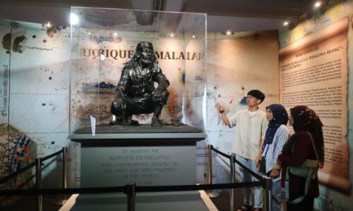 ANAK MUDA KAGUM KEHEBATAN PANGLIMA AWANG