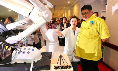 MELAKA SASAR 2 JUTA PELANCONG KESIHATAN TAHUN HADAPAN