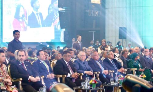 MALAYSIA LAKSANA PENANDA ARAS BAHARU PELANCONGAN LESTARI