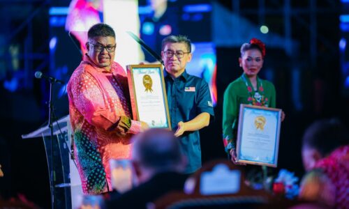 HIMPUN 3,224 PENARI ZAPIN, MELAKA PECAH REKOD NEGARA