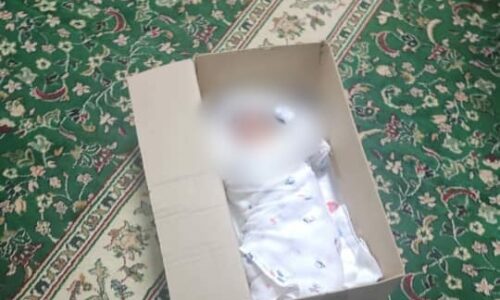 BAYI LELAKI DITINGGALKAN DI PERHENTIAN BAS ALAI