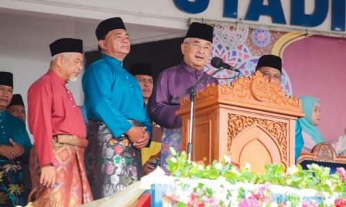 DATARAN MASJID AL-AZIM LOKASI LIHAT GERHANA BULAN