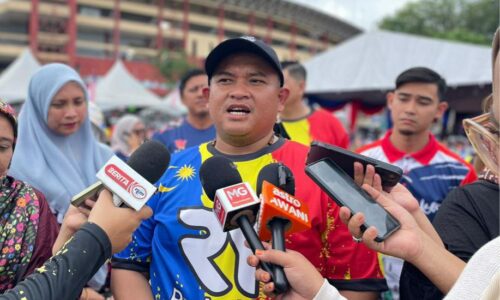 KERAJAAN NEGERI TELITI ISU NELAYAN TERJEJAS, MUARA CETEK DI PANTAI SIRING