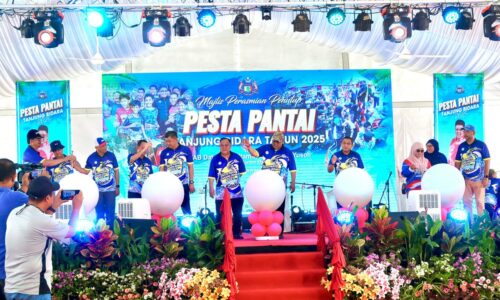 PESTA PANTAI TANJUNG BIDARA 2025 PENUH WARNA WARNI