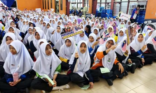 PENTARAMA X: HIBURAN BERMAKLUMAT DIDIK PELAJAR HAYATI NILAI PATRIOTISME