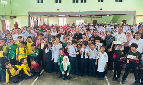 BANTUAN PERSEKOLAHAN GALAK ANAK ORANG ASLI CEMERLANG AKADEMIK