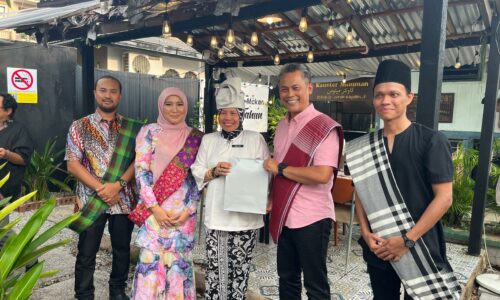‘KERETAPI SARONG’ GEGAR MELAKA ESOK