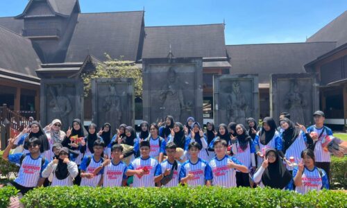 BERMALAM DI MUZIUM BANTU PELAJAR HAYATI KISAH SEJARAH