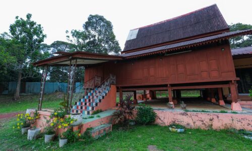 ‘DI BAWAH ATAP RUMBIA, LAHIRNYA KETUA MENTERI MELAKA KE-3’