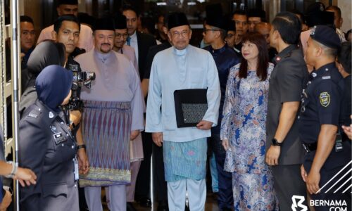 PENDIDIKAN PERCUMA PTPTN KEPADA 5,800 ANAK KELUARGA MISKIN MULAI TAHUN HADAPAN