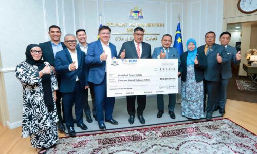 KERAJAAN NEGERI TERIMA SUMBANGAN RM5 JUTA DARIPADA KUM