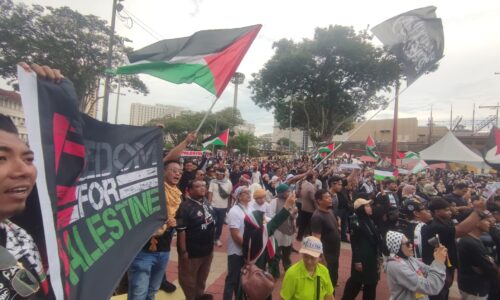 ‘TIDAK MAMPU KE GAZA TETAPI AKAN TERUS BERDOA UNTUK GAZA’