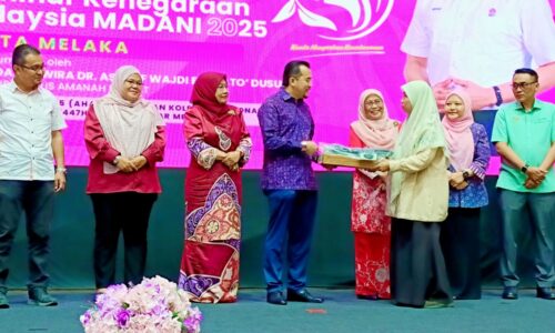 MELAKA PERKUKUH PERANAN WANITA DALAM SEKKTOR EKONOMI, SOSIAL