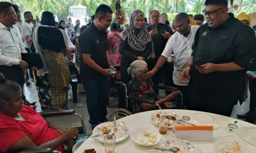 DEEPAVALI: PERKUKUH CAHAYA PERPADUAN