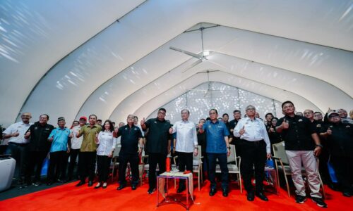 MELAKA CIPTA REKOD PENGUNJUNG TERAMAI DALAM SEJARAH PMR 2025 – PM