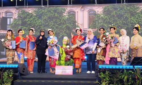 RATU KEBAYA PELANCONGAN MILIK ANAK SABAH