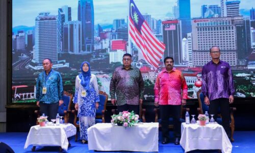 BELIA MELAKA PERLU BERFIKIR DALAM TIGA DIMENSI – AB RAUF