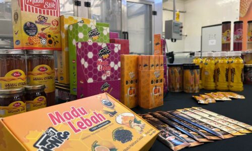 DARI PASAR MALAM KE KILANG, MADU MELAKA HALAL HUB TERBANG TINGGI