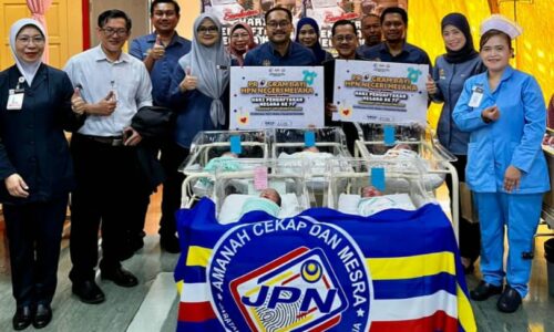 BAYI LAHIR 1 OKTOBER DI HOSPITAL MELAKA TERIMA KAD EKSKLUSIF JPN