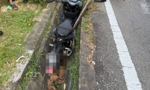 PEMUDA MAUT, RAKAN CEDERA MOTOSIKAL TERBABAS MASUK LONGKANG