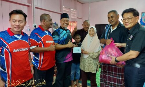 WRUR KLEBANG SANTUNI LIMA ASNAF MUALAF