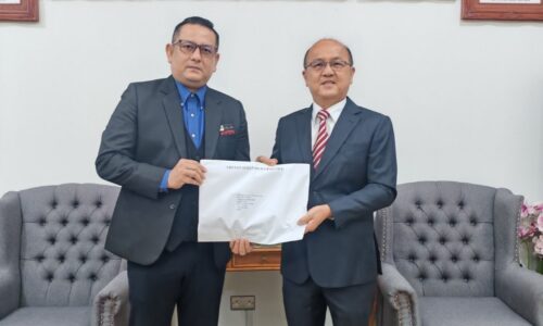 MELAKA ANTARA EMPAT NEGERI TERIMA SIJIL KETUA AUDIT NEGARA PENDAPAT TANPA TEGURAN