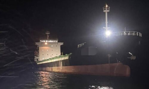 KAPAL KARGO ASING DITAHAN BERSAUH TANPA KEBENARAN DI PERAIRAN MELAKA