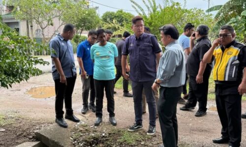 NAIK TARAF LONGKANG KAMPUNG LIMBONGAN INISIATIF KURANGKAN RISIKO BANJIR
