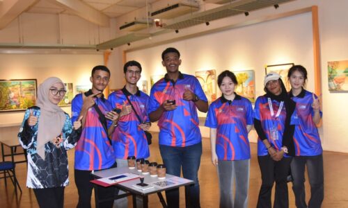 PELAJAR ANTARABANGSA TEROKA WARISAN, BUDAYA MELAKA