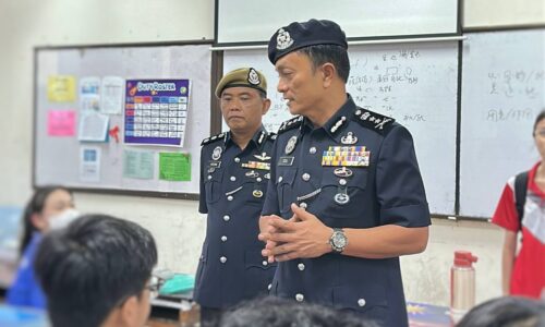 POLIS MELAKA TIDAK LAGI BERLEMBUT KE ATAS PELAJAR SEKOLAH