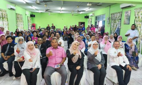 GALAK WANITA LAKUKAN SENDIRI PEMERIKSAAN SETIAP BULAN