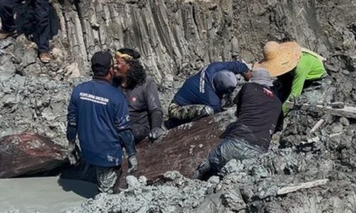 BANGKAI KAPAL DITEMUI DI PULAU MELAKA DIPERCAYAI DIGUNAKAN PEMBESAR