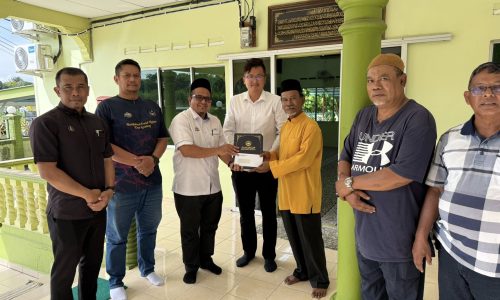 MAIM BAIK PULIH DUA SURAU DI DUN KESIDANG