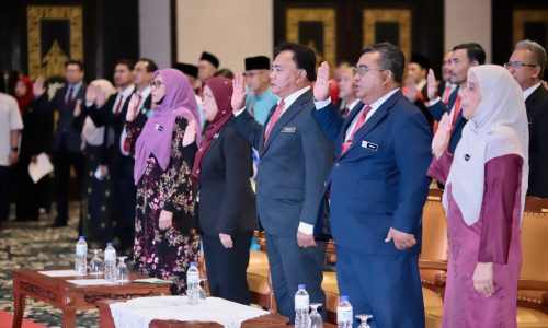 13,874 WARGA PENDIDIK PEMACU KEJAYAAN PENDIDIKAN MELAKA