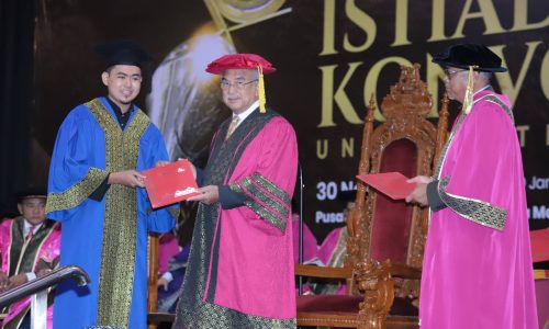 UNIMEL LAHIR GRADUAN HOLISTIK, SEIMBANG DALAM ILMU DAN SAHSIAH