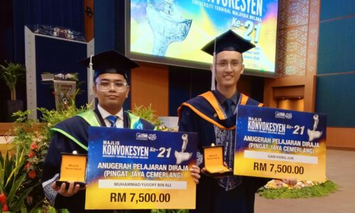 YUSOFF, HONG JUN TERIMA ANUGERAH PELAJARAN DIRAJA UTEM