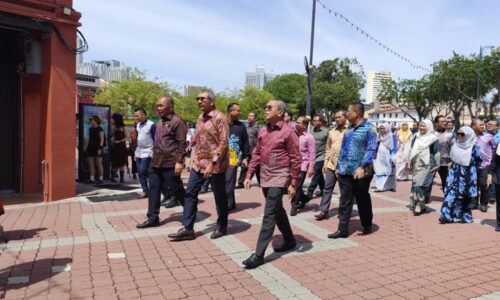 KPPA LUANG MASA TINJAU OPERASI PERKHIDMATAN FIRST AID STATION, ZON BEBAS KENDERAAN